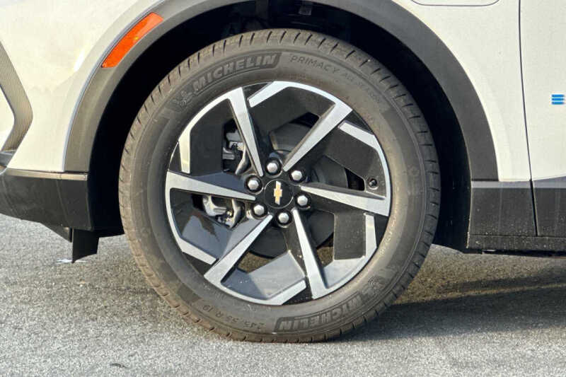 2026 Chevrolet Equinox EV LT 1