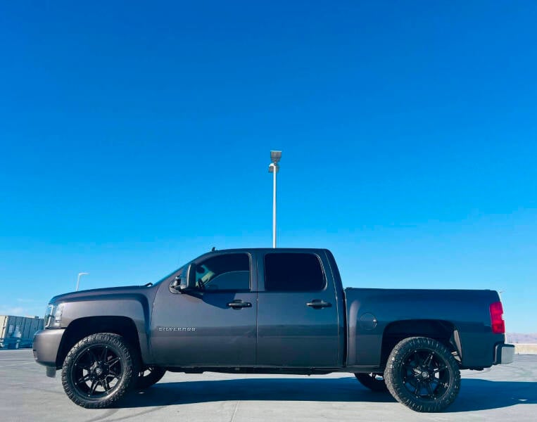 2011 Chevrolet Silverado 1500 LT photo 8