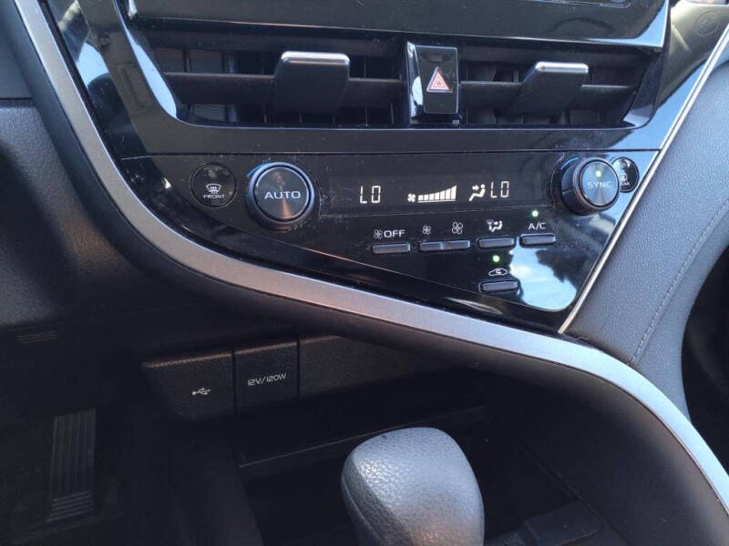 2022 Toyota Camry LE