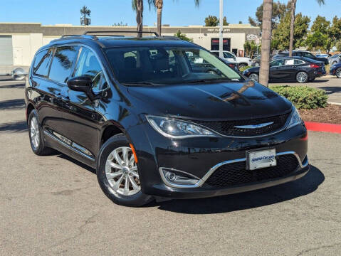 2019 Chrysler Pacifica for sale at JM Automotive in Hollywood FL