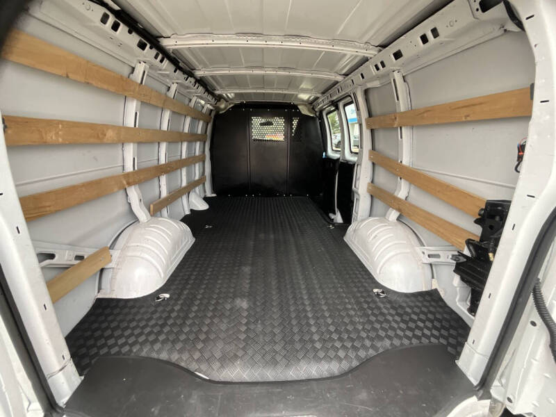 2024 Chevrolet Express 2500