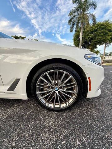2019 BMW 5 Series 530i