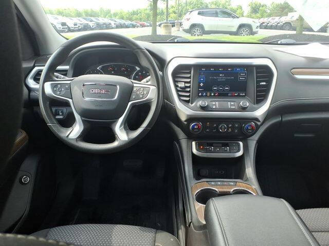 2022 GMC Acadia SLE