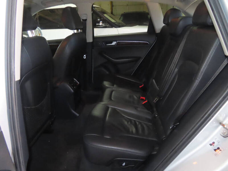 2011 Audi Q5 2.0T quattro Premium