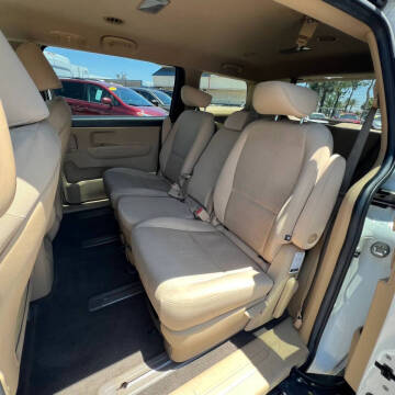 2017 Kia Sedona LX