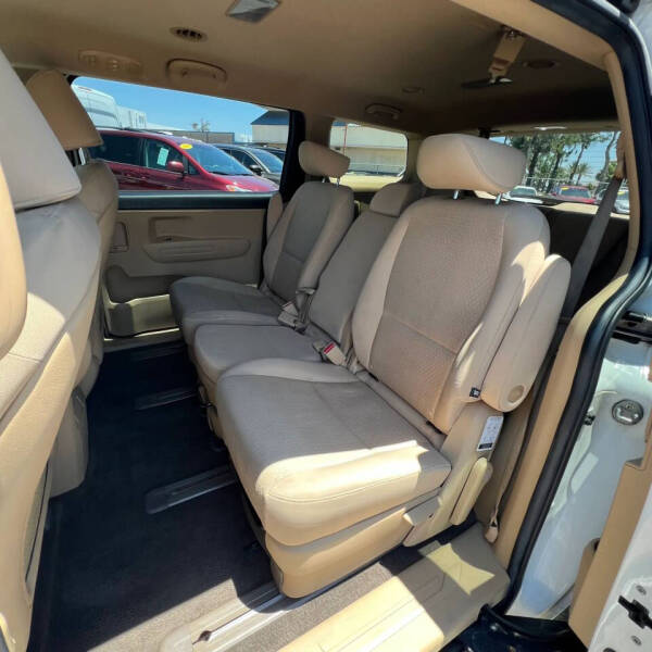 2017 Kia Sedona LX