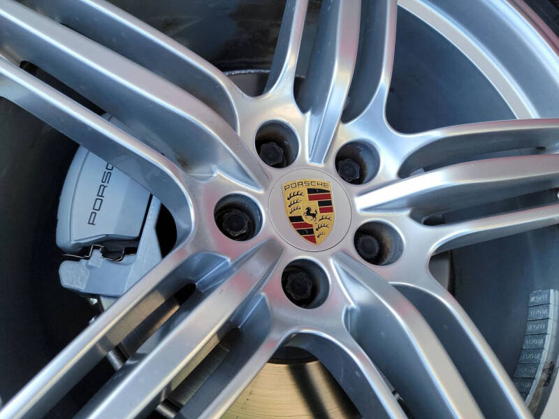 2015 Porsche Macan S