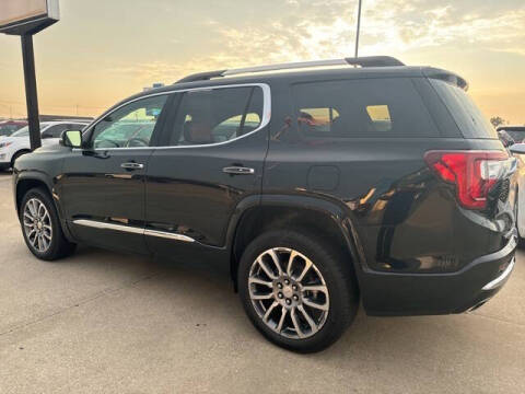 2023 GMC Acadia Denali
