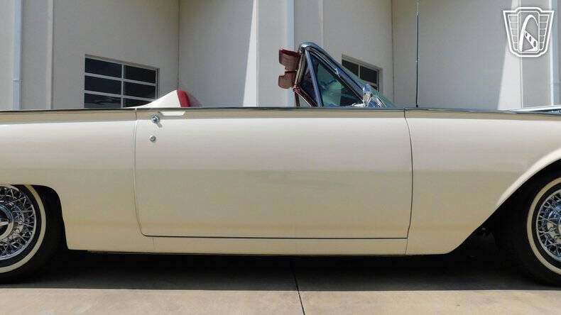 1962 Ford Thunderbird