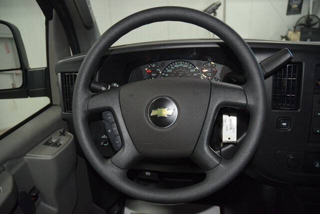 2025 Chevrolet Express 2500