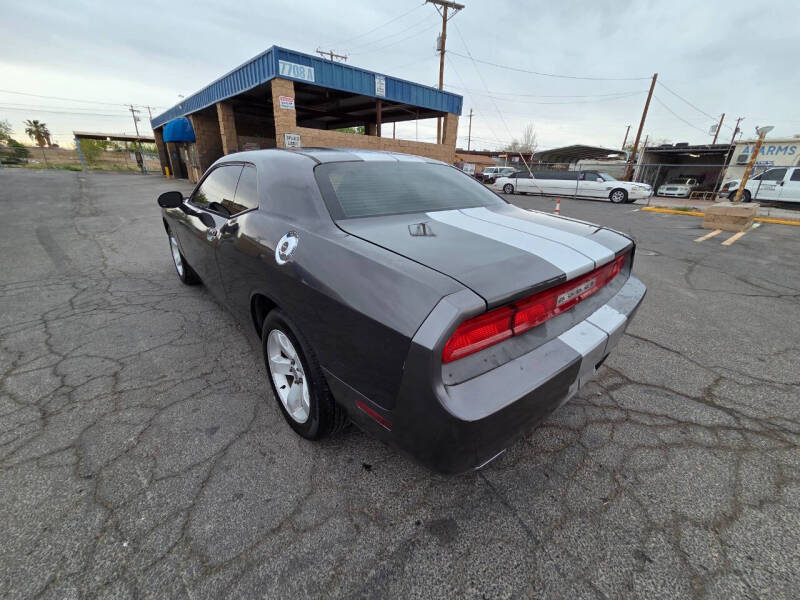 2013 Dodge Challenger SXT