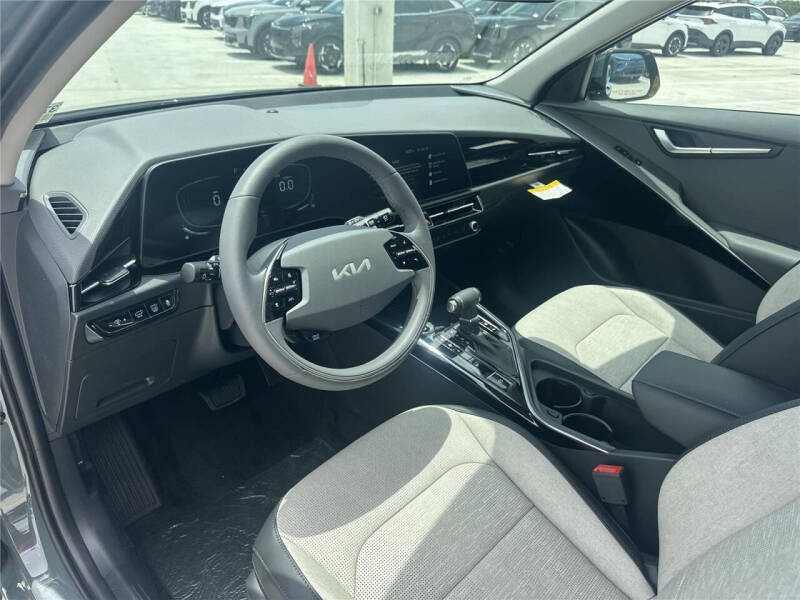 2026 Kia Niro SX