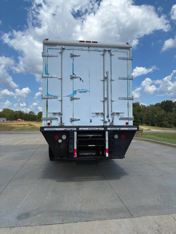2007 Freightliner M2 106