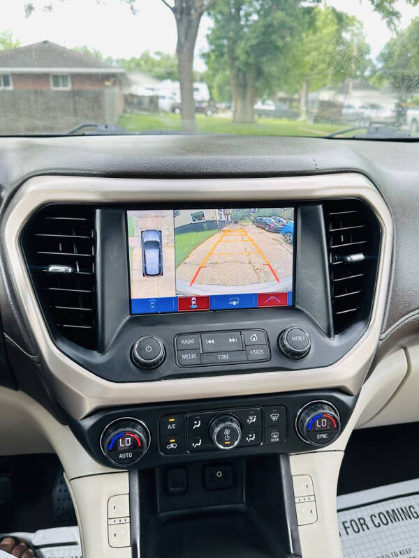 2017 GMC Acadia Denali