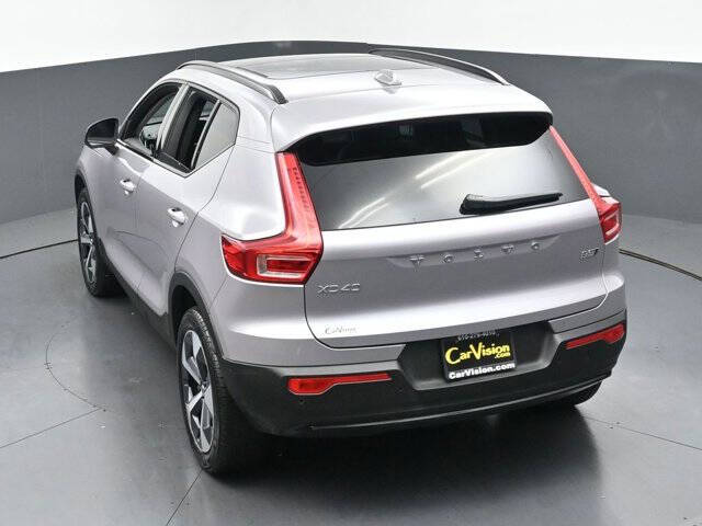 2026 Volvo XC40 B5 Plus