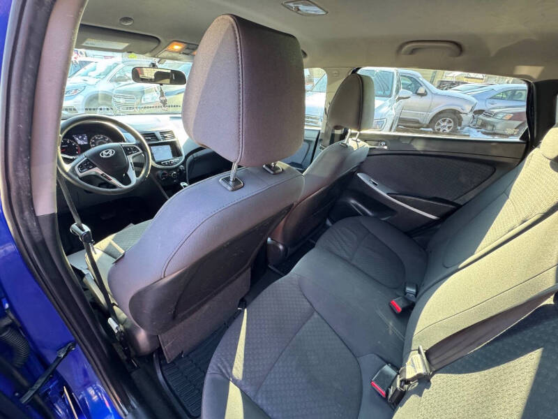 2012 Hyundai Accent SE