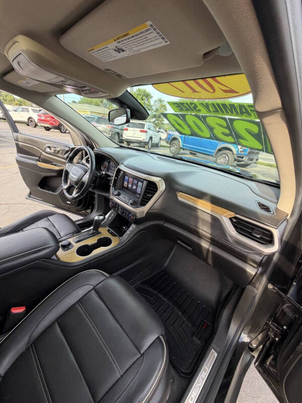 2017 GMC Acadia Denali