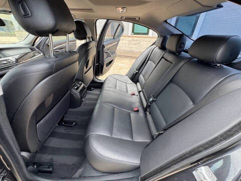 2015 BMW 5 Series 528i