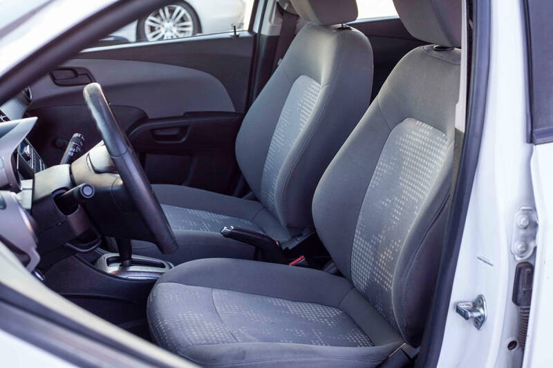 2016 Chevrolet Sonic LS Auto