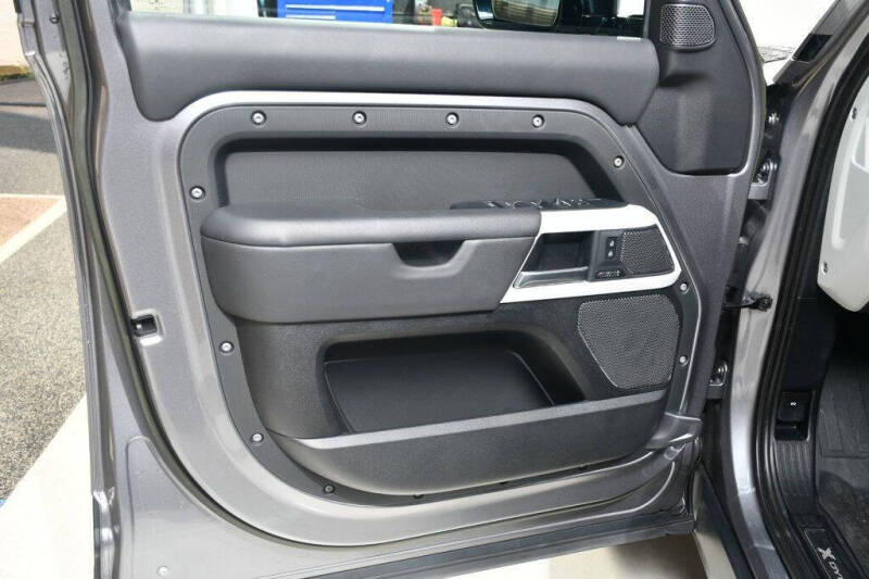 2023 Land Rover Defender 110 X-Dynamic SE