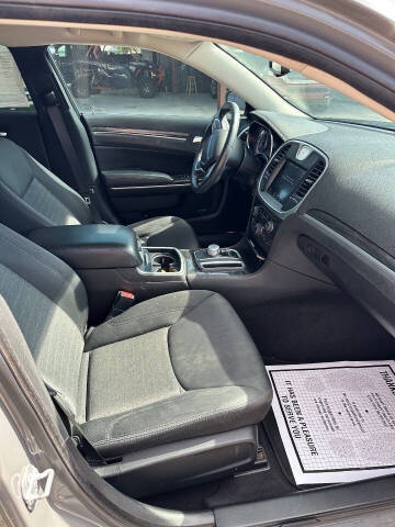 2019 Chrysler 300 Touring