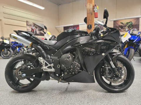 2011 Yamaha YZF-R1