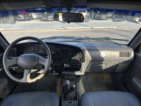 2000 Toyota Hilux