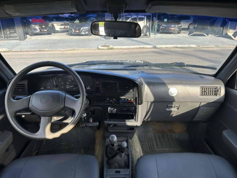2000 Toyota Hilux