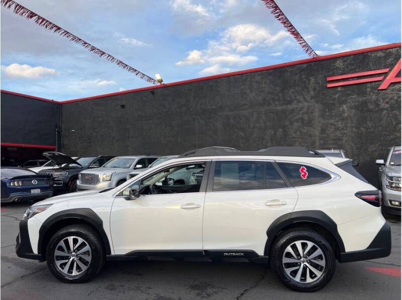 2023 Subaru Outback Premium