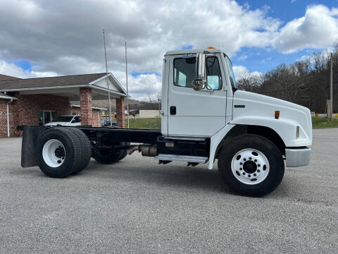 2002 Freightliner FL70