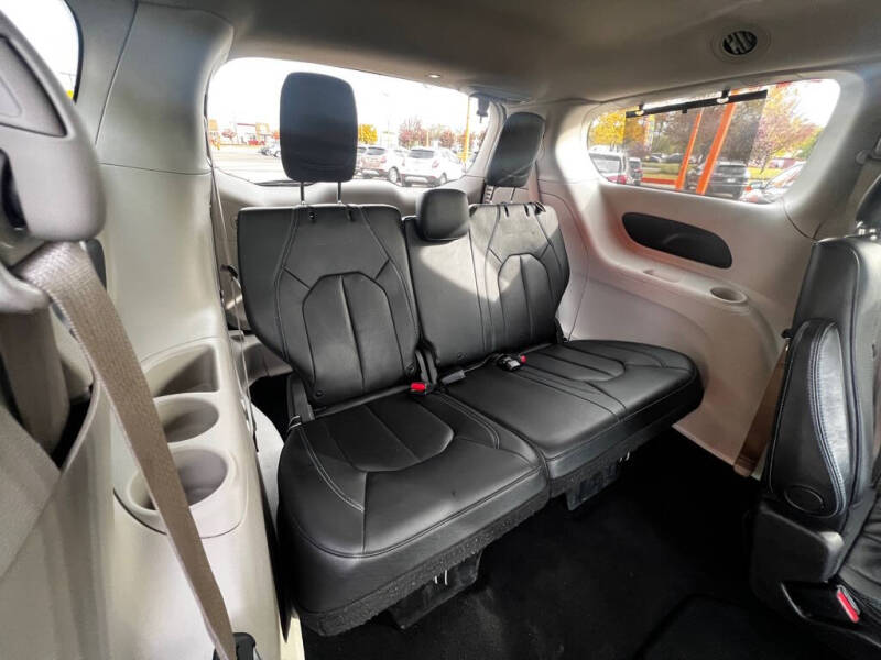 2021 Chrysler Pacifica Touring L