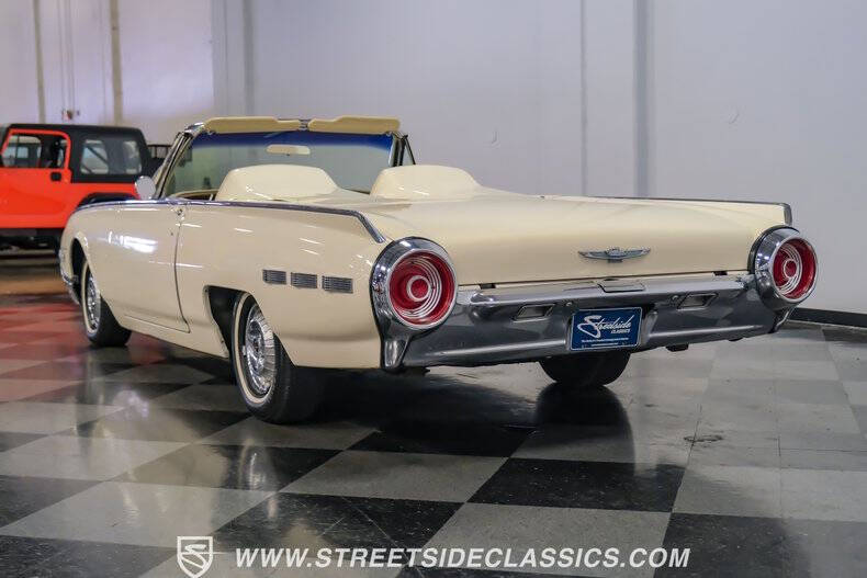 1962 Ford Thunderbird
