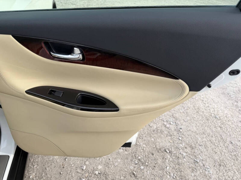 2017 INFINITI QX50 Base - Photo 18