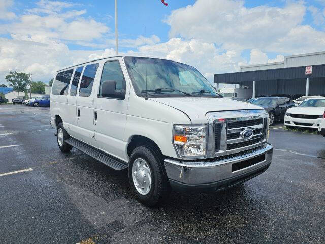 2011 Ford E-Series E-350 SD XLT