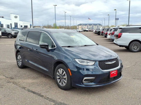 2024 Chrysler Pacifica Plug-In Hybrid Select