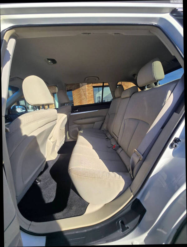 2011 Subaru Outback 2.5i Premium