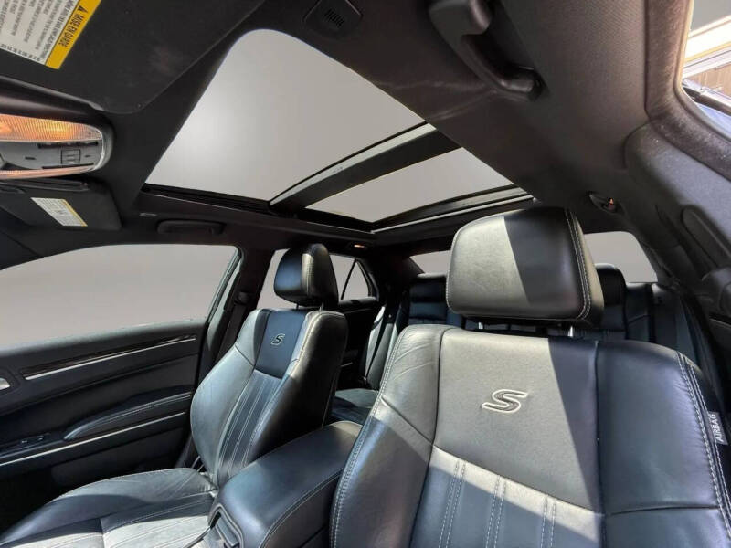 2017 Chrysler 300