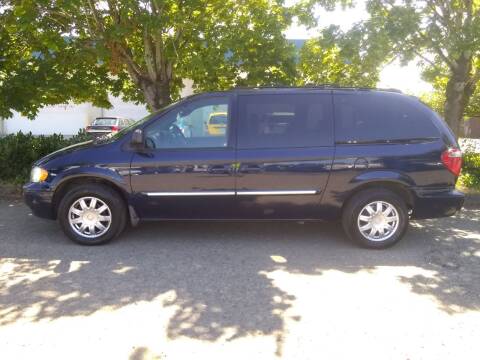 2004 Chrysler Town and Country for sale at Car Guys in Kent WA