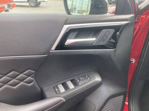 2025 Mitsubishi Outlander PHEV SEL