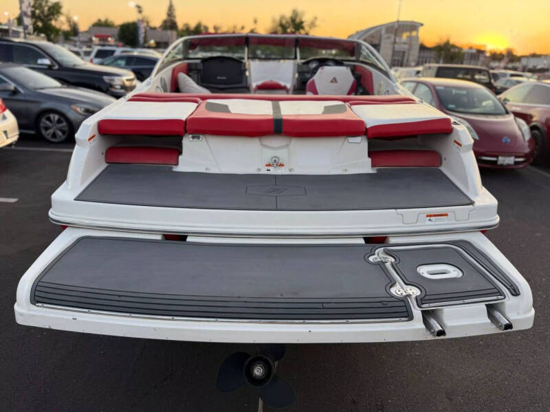 2013 Four Winns 200H