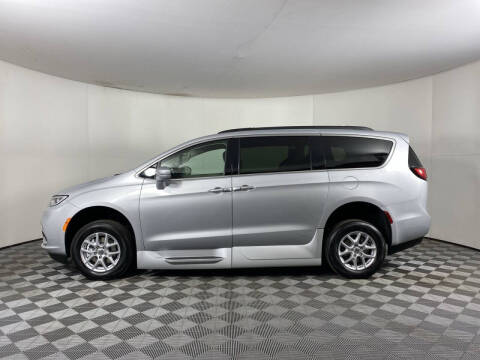 2022 Chrysler Pacifica Touring L