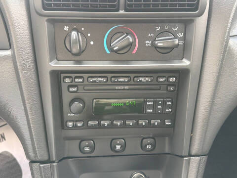 2004 Ford Mustang Mach 1 Premium