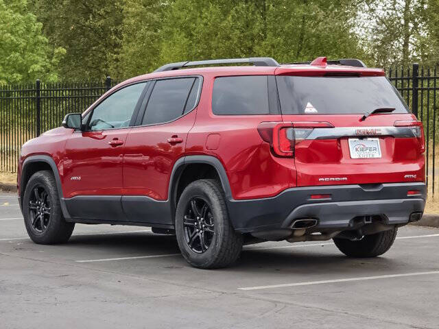 2022 GMC Acadia AT4