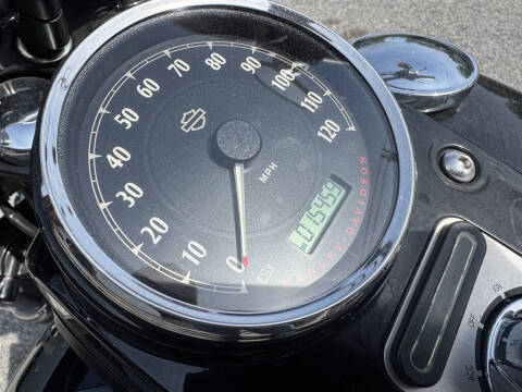 2016 Harley-Davidson FXDF103 -
