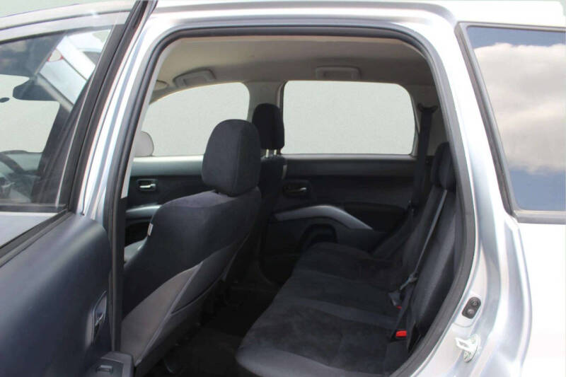 2009 Mitsubishi Outlander ES