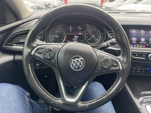 2018 Buick Regal TourX Essence