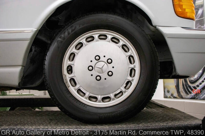 1991 Mercedes-Benz 560-Class 560 SEL