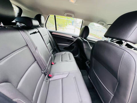 2015 Volkswagen Golf TDI S