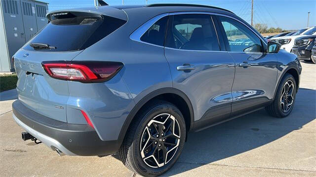 2025 Ford Escape Hybrid Platinum