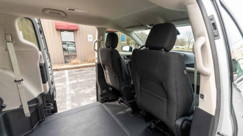 2024 Chrysler Voyager LX